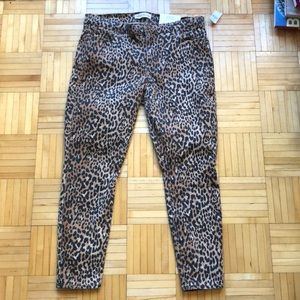 NWT True Skinny Leopard Print Jean